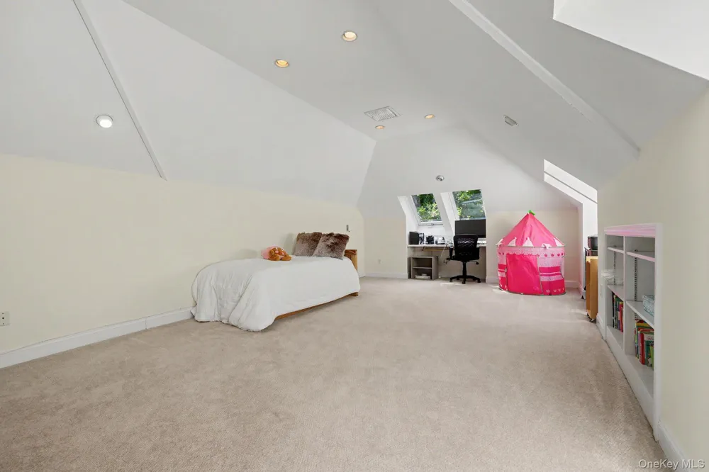 13 Lia Fail Way Greenwich, CT 06807