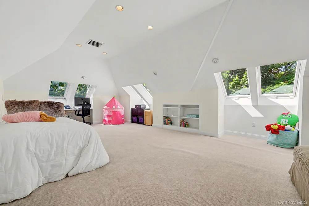 13 Lia Fail Way Greenwich, CT 06807
