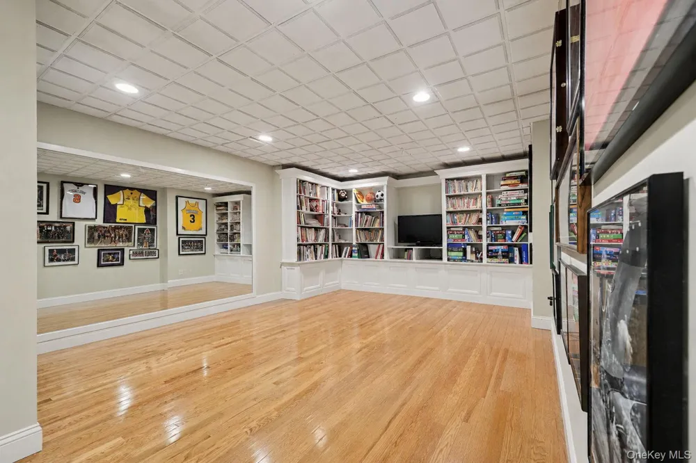 13 Lia Fail Way Greenwich, CT 06807