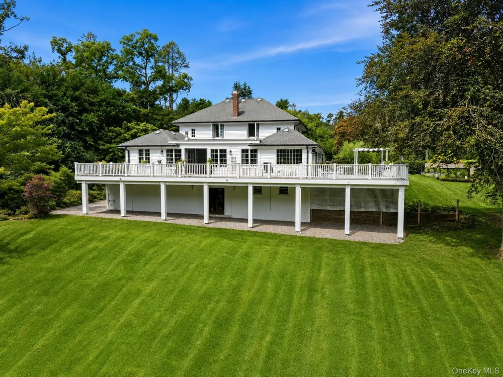 34 Locust Lane Huntington Bay, NY 11743