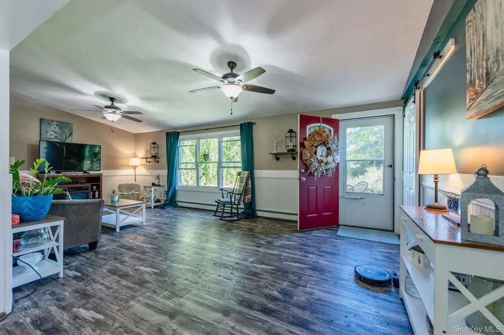 28 Buck Lane Saugerties, NY 12477