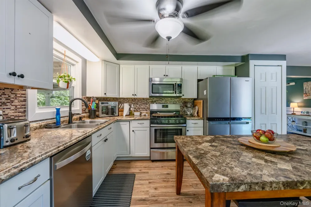 28 Buck Lane Saugerties, NY 12477