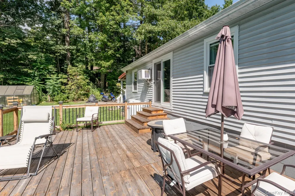 28 Buck Lane Saugerties, NY 12477
