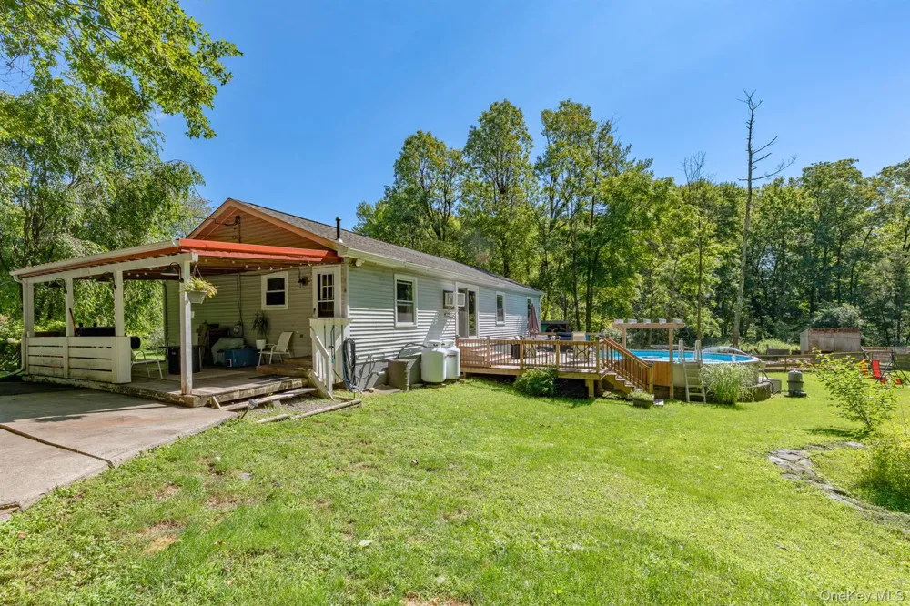 28 Buck Lane Saugerties, NY 12477