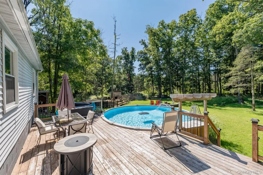 28 Buck Lane Saugerties, NY 12477