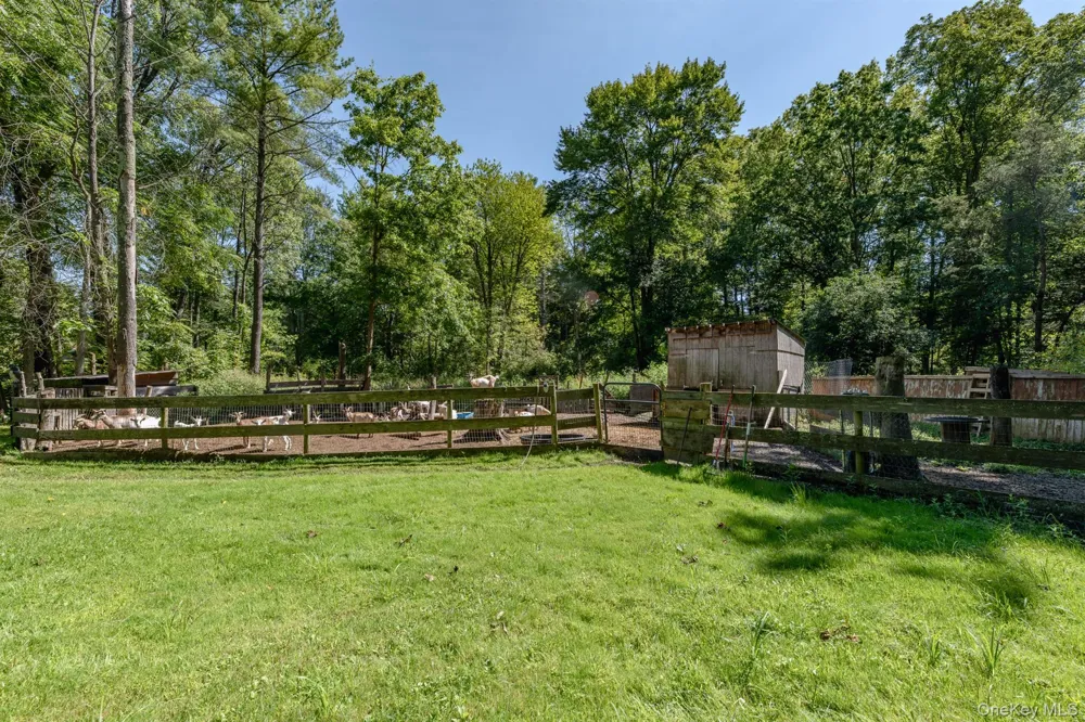 28 Buck Lane Saugerties, NY 12477