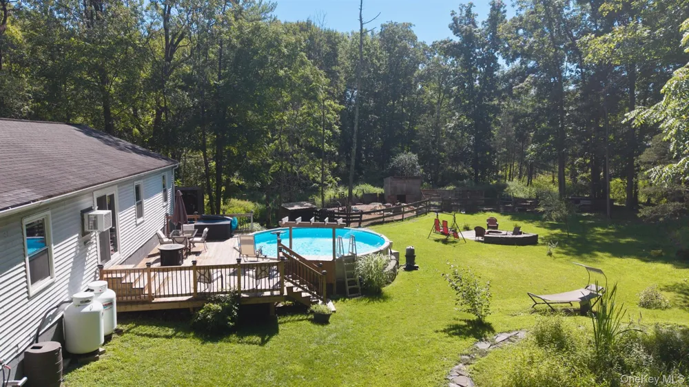 28 Buck Lane Saugerties, NY 12477
