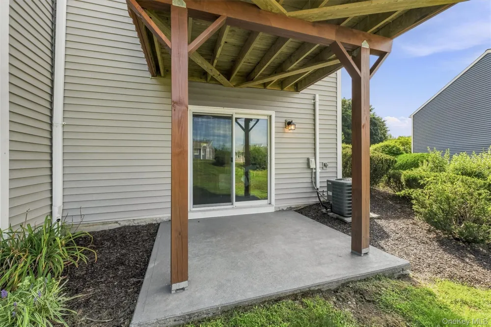 601 Mallard Way Peekskill, NY 10566