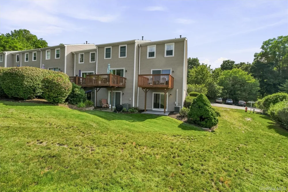 601 Mallard Way Peekskill, NY 10566