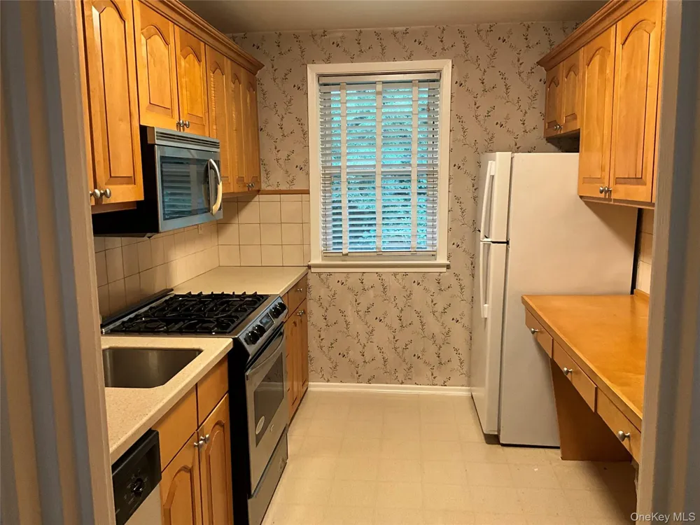 71 Avon Circle #D Rye Brook, NY 10573