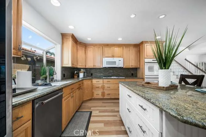 20652 Chaucer Lane Huntington Beach, CA 92646