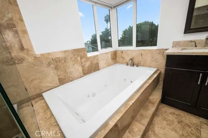 20652 Chaucer Lane Huntington Beach, CA 92646