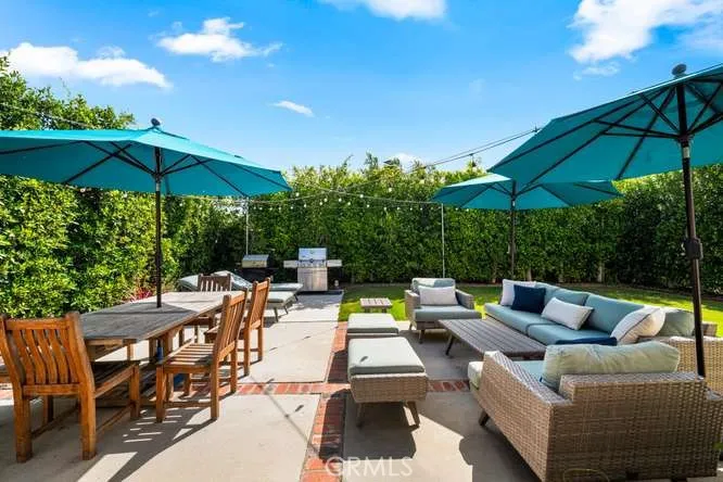 20652 Chaucer Lane Huntington Beach, CA 92646