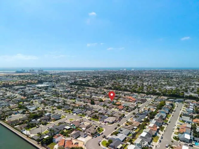 20652 Chaucer Lane Huntington Beach, CA 92646