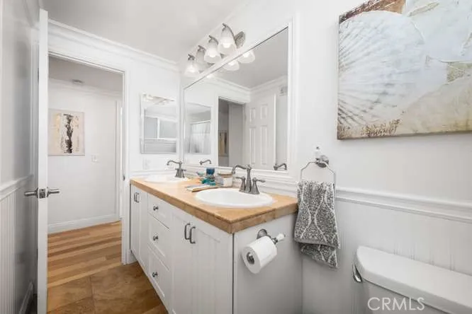 20652 Chaucer Lane Huntington Beach, CA 92646