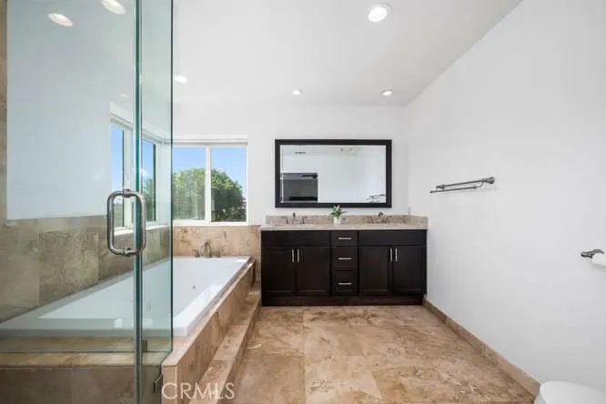 20652 Chaucer Lane Huntington Beach, CA 92646