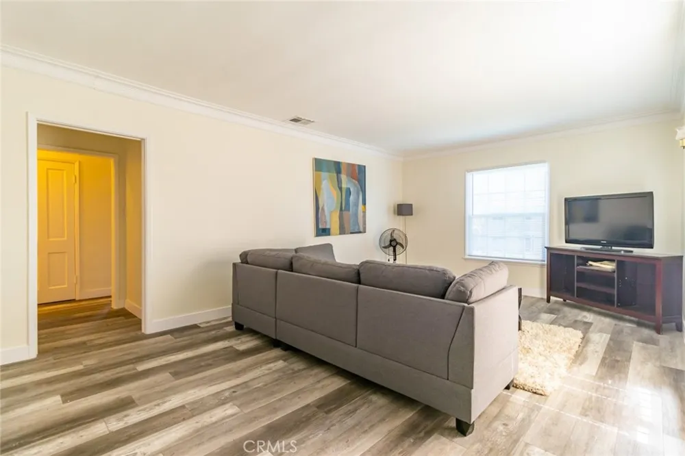 701 Crenshaw Los Angeles, CA 90005