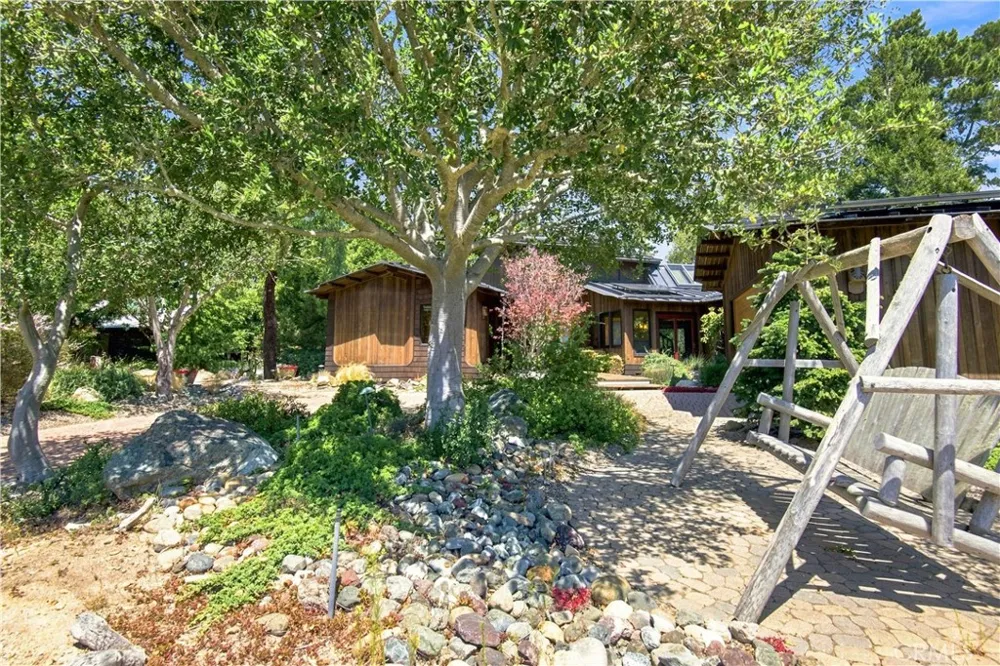 565 Chiswick Way Cambria, CA 93428
