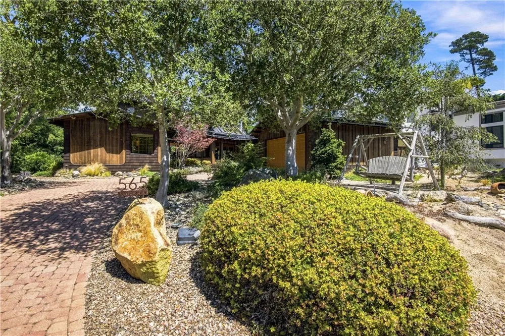 565 Chiswick Way Cambria, CA 93428