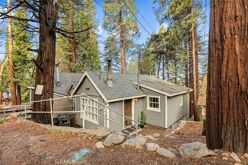 25616 Hi Lane Twin Peaks, CA 92391