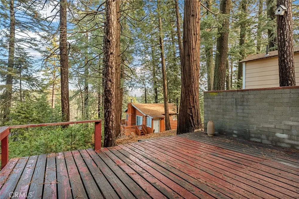 25616 Hi Lane Twin Peaks, CA 92391