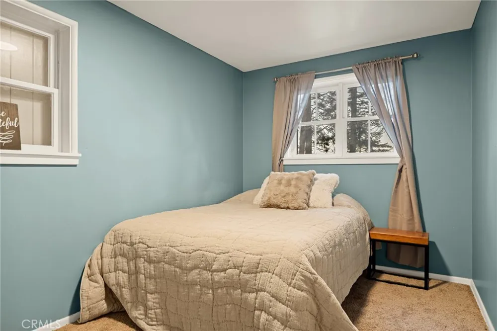 25616 Hi Lane Twin Peaks, CA 92391