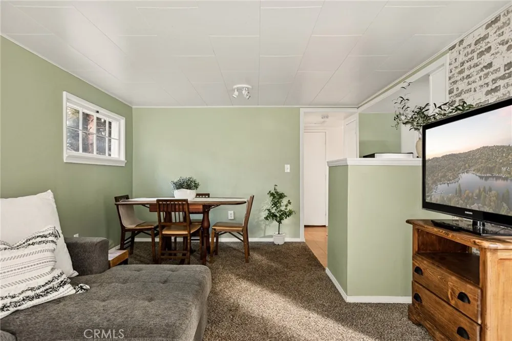 25616 Hi Lane Twin Peaks, CA 92391
