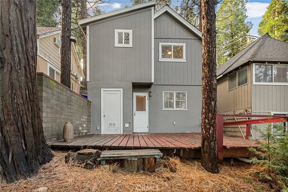 25616 Hi Lane Twin Peaks, CA 92391