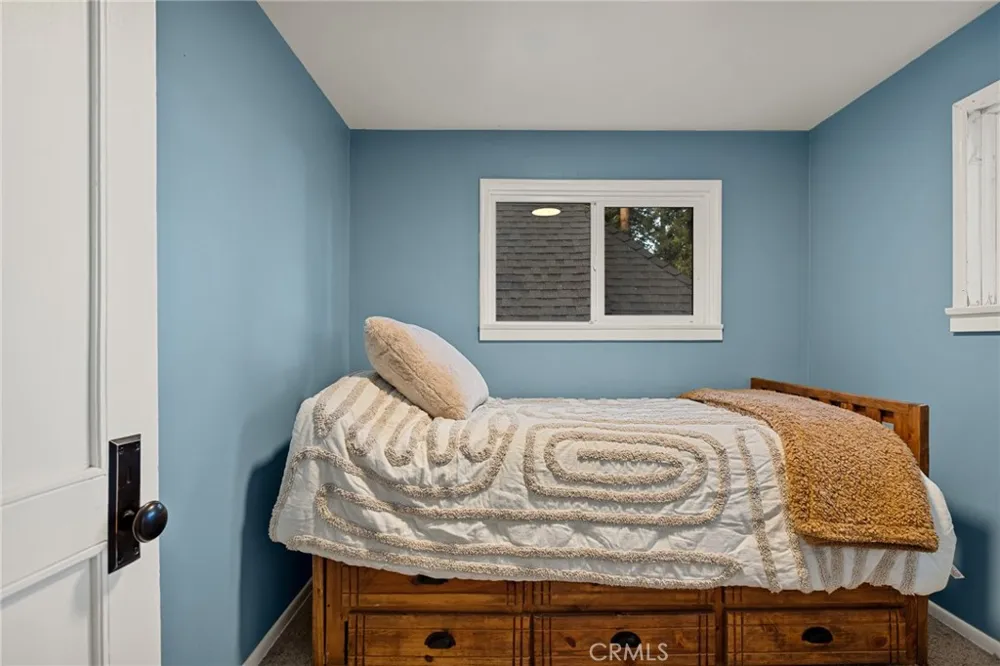 25616 Hi Lane Twin Peaks, CA 92391