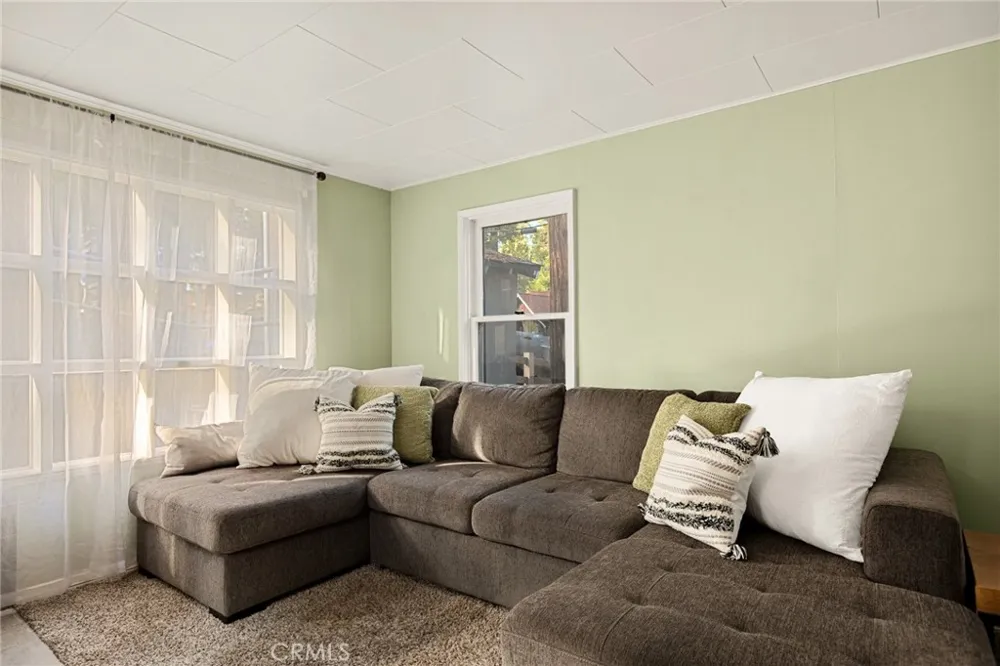 25616 Hi Lane Twin Peaks, CA 92391
