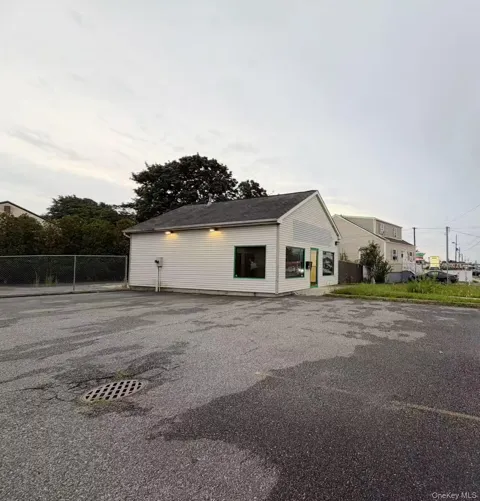 199 E Montauk Highway