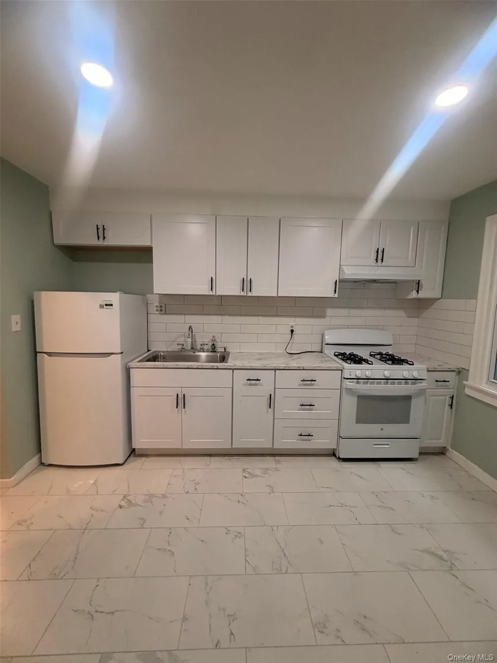 188-61 85th Road Holliswood, NY 11423