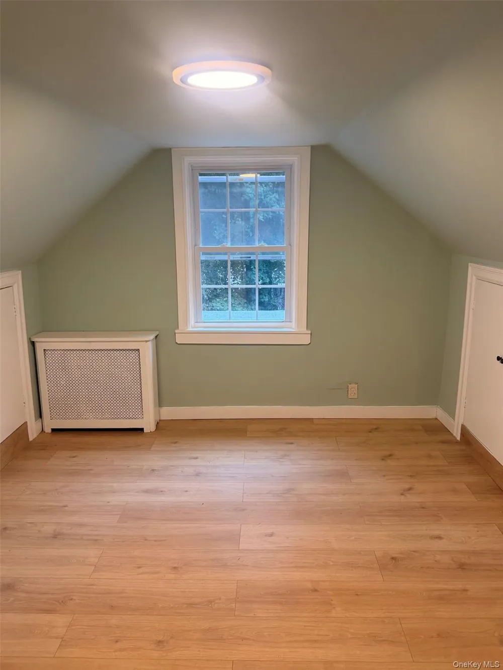 188-61 85th Road Holliswood, NY 11423