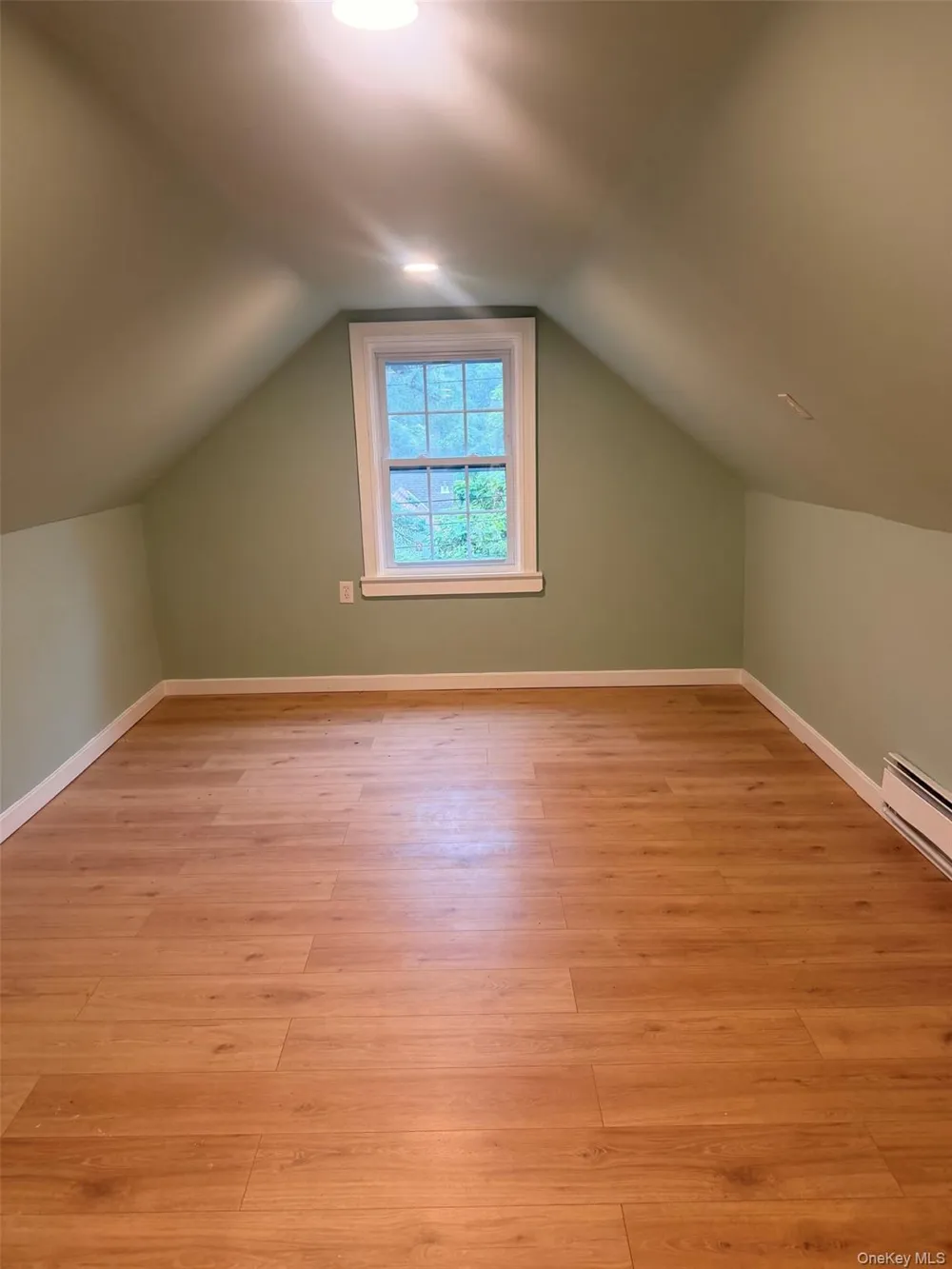 188-61 85th Road Holliswood, NY 11423