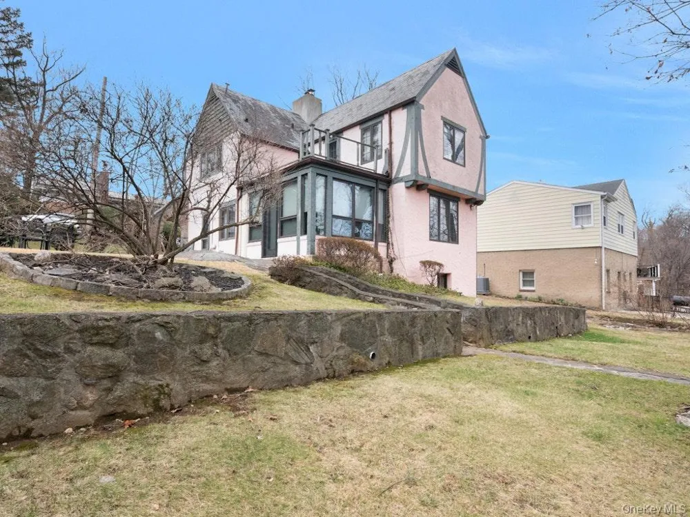88 Stockbridge Road Yonkers, NY 10710