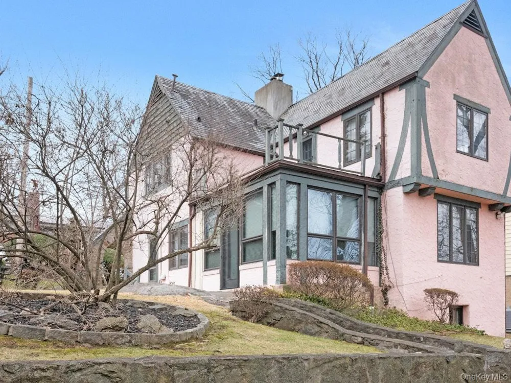 88 Stockbridge Road Yonkers, NY 10710