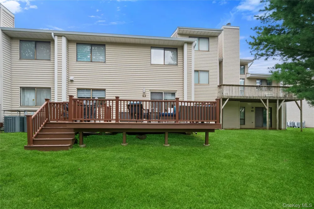10 Pheasant Lane Woodbury, NY 11797