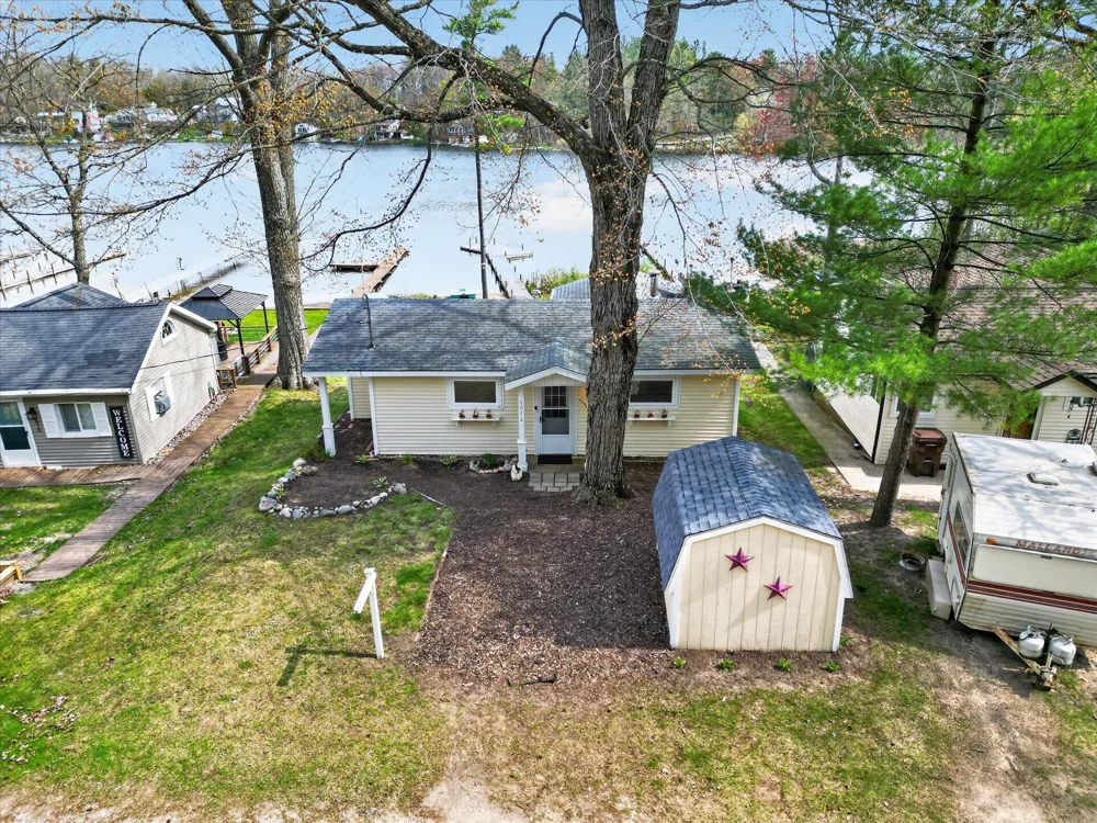 6026 Keeney Road Six Lakes, MI 48886
