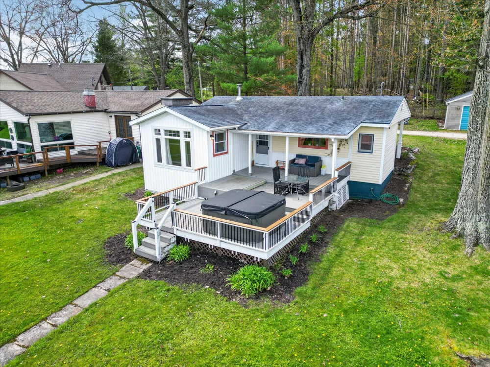 6026 Keeney Road Six Lakes, MI 48886