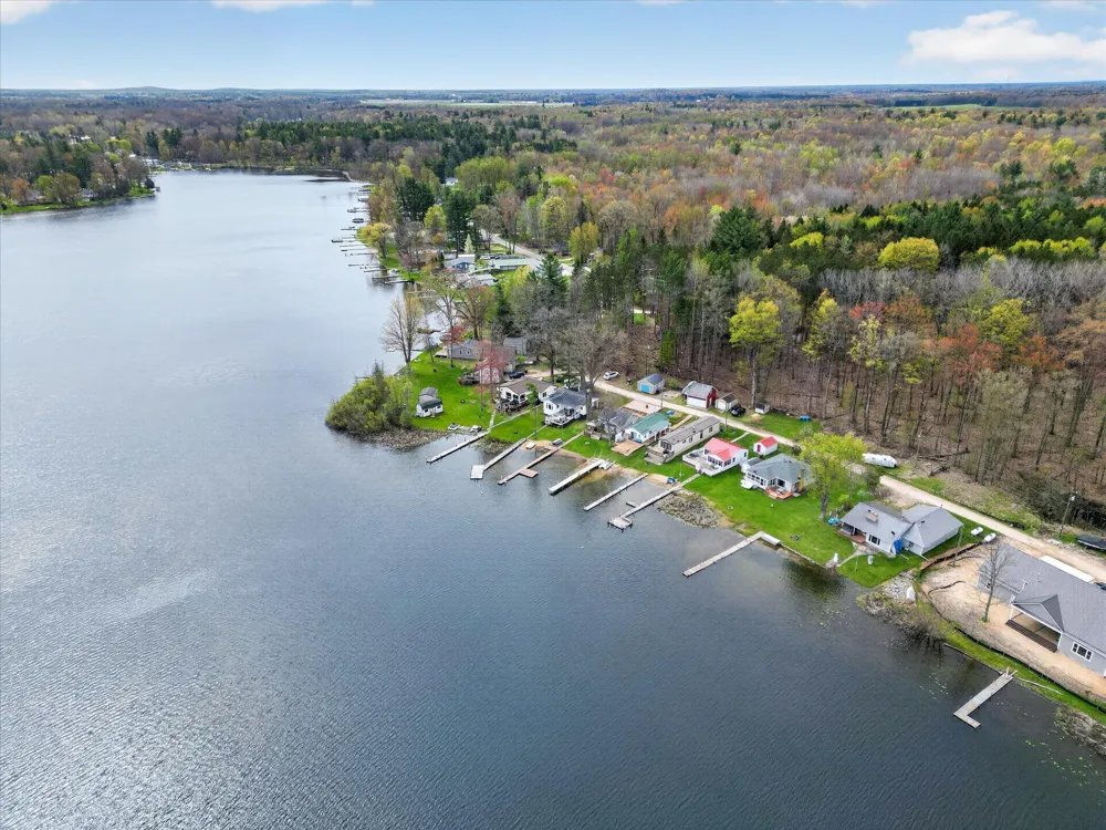 6026 Keeney Road Six Lakes, MI 48886