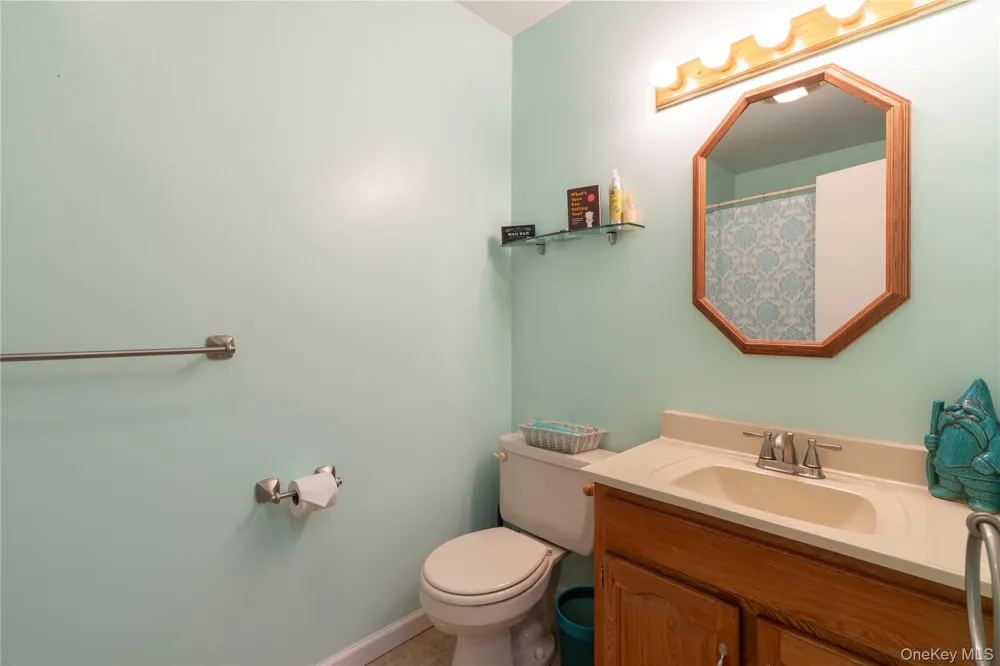 24 Robyn Drive Marlboro, NY 12542