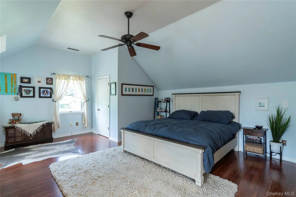 24 Robyn Drive Marlboro, NY 12542