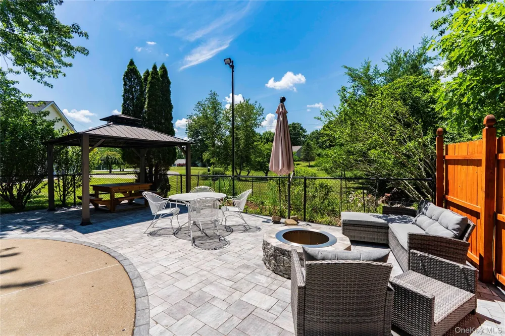 24 Robyn Drive Marlboro, NY 12542