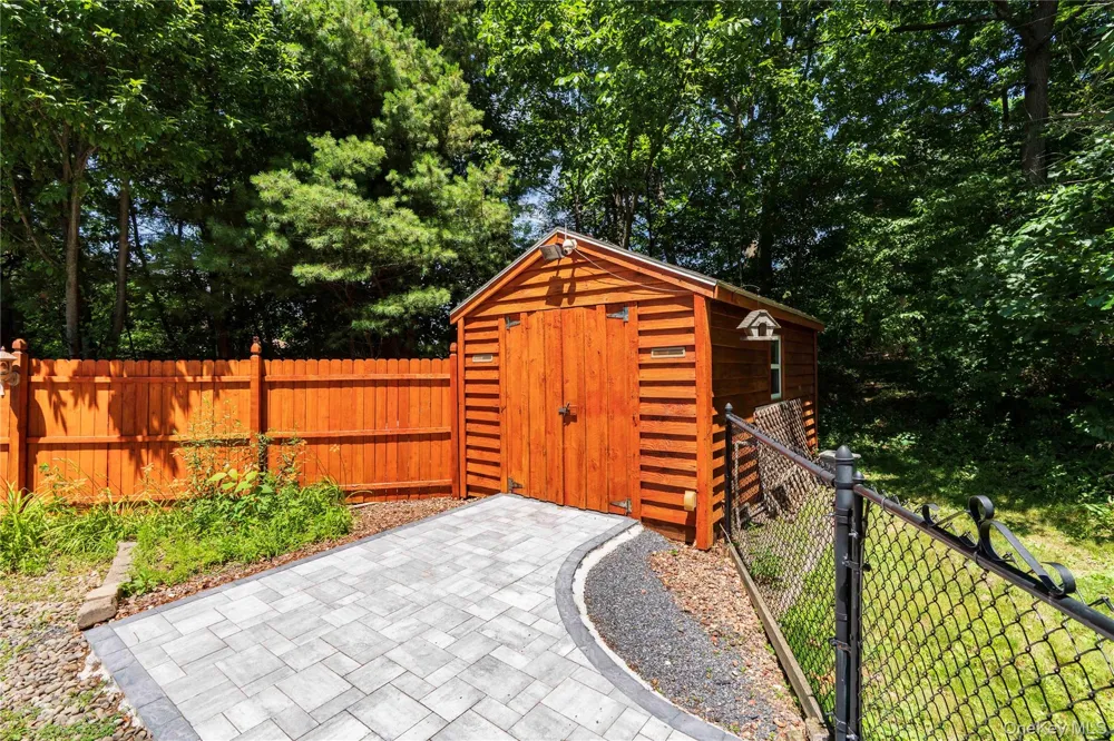 24 Robyn Drive Marlboro, NY 12542