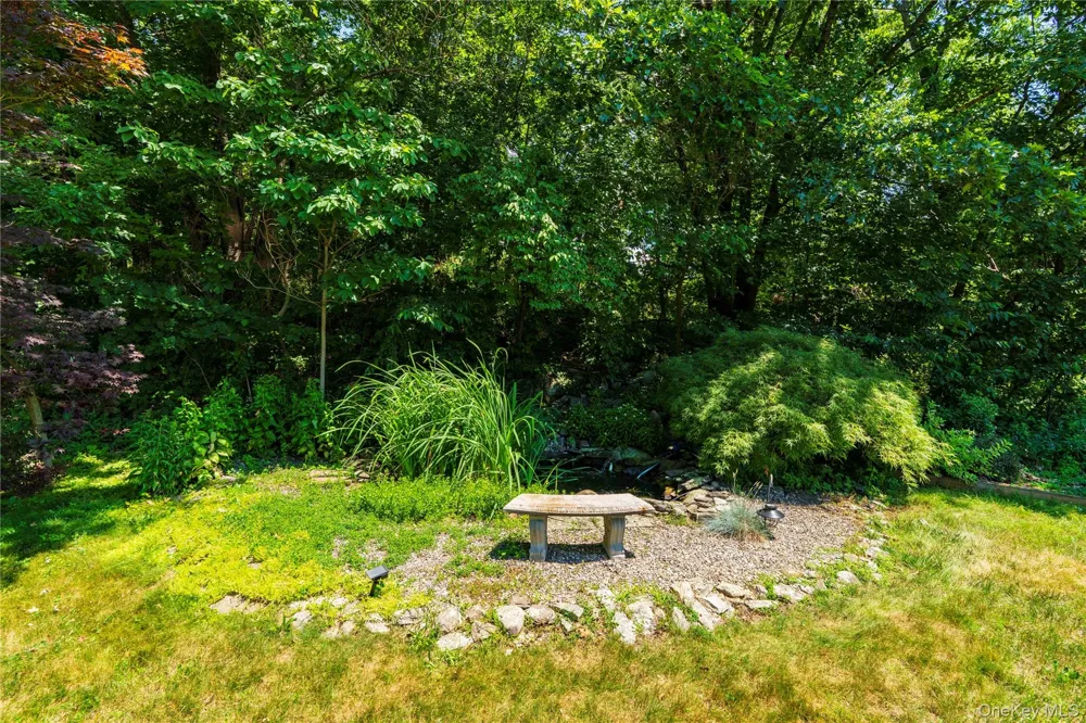 24 Robyn Drive Marlboro, NY 12542