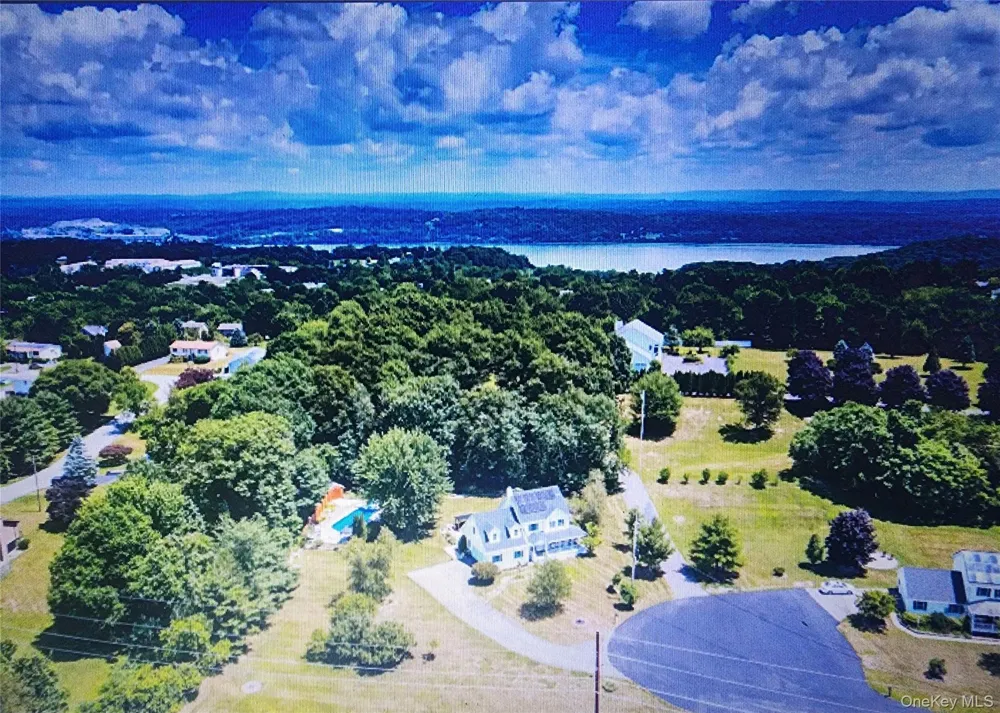 24 Robyn Drive Marlboro, NY 12542