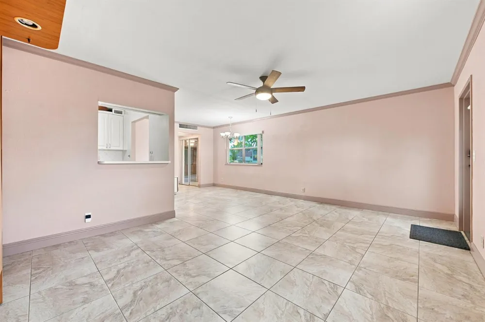 167 Valencia G Delray Beach, FL 33446
