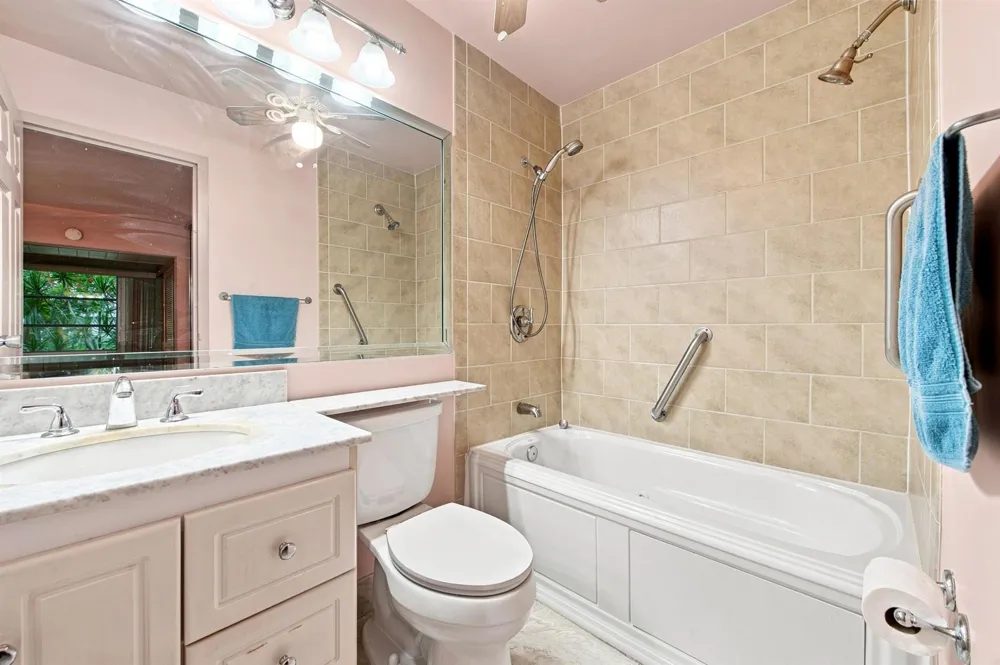 167 Valencia G Delray Beach, FL 33446