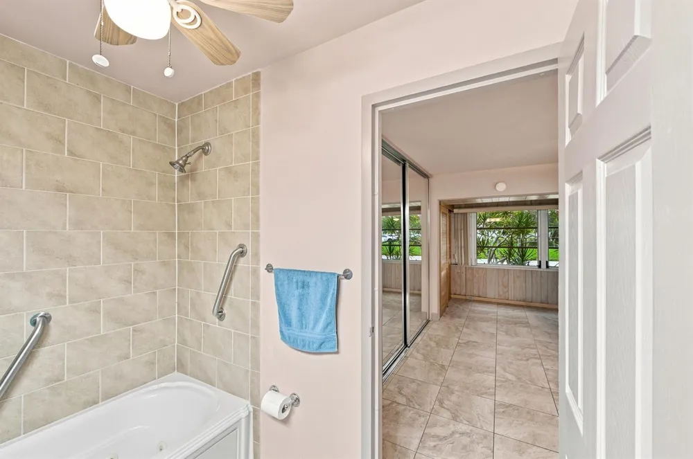 167 Valencia G Delray Beach, FL 33446