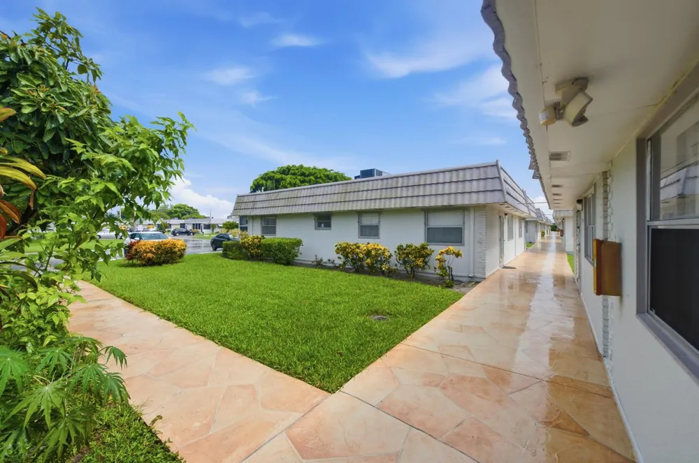 167 Valencia G Delray Beach, FL 33446